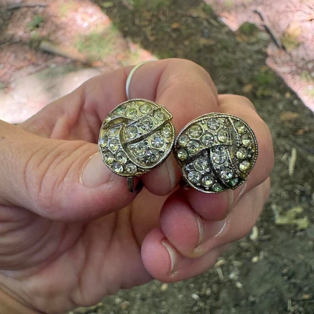 Vintage 1960s rhinestone button screw back earrings